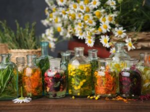 Kräuteröl selber machen – ganz einfach aus Gartenkräutern